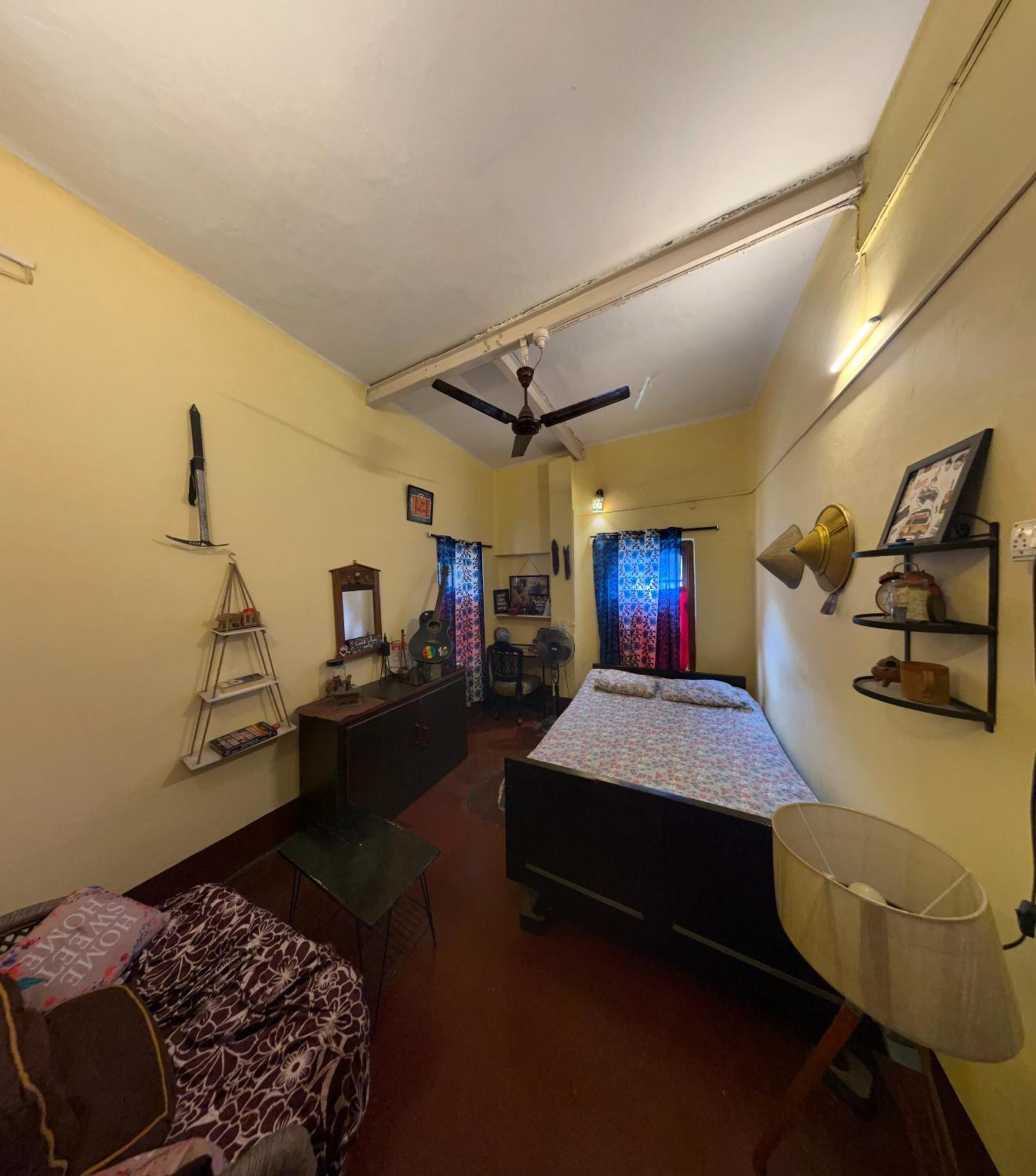 Calcutta Backpackers Homestay- For Travellers And Backpackers Exterior photo