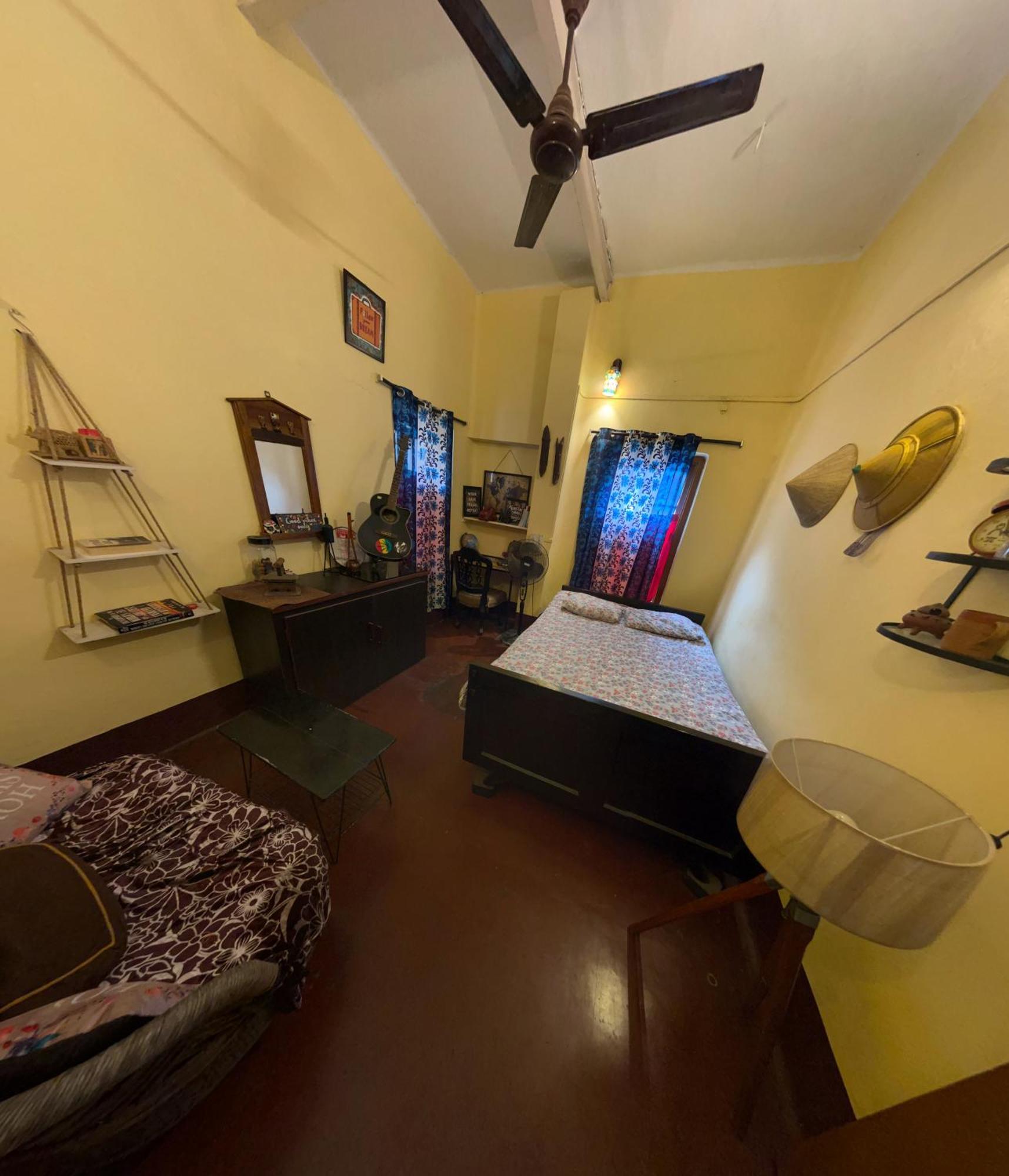Calcutta Backpackers Homestay- For Travellers And Backpackers Exterior photo
