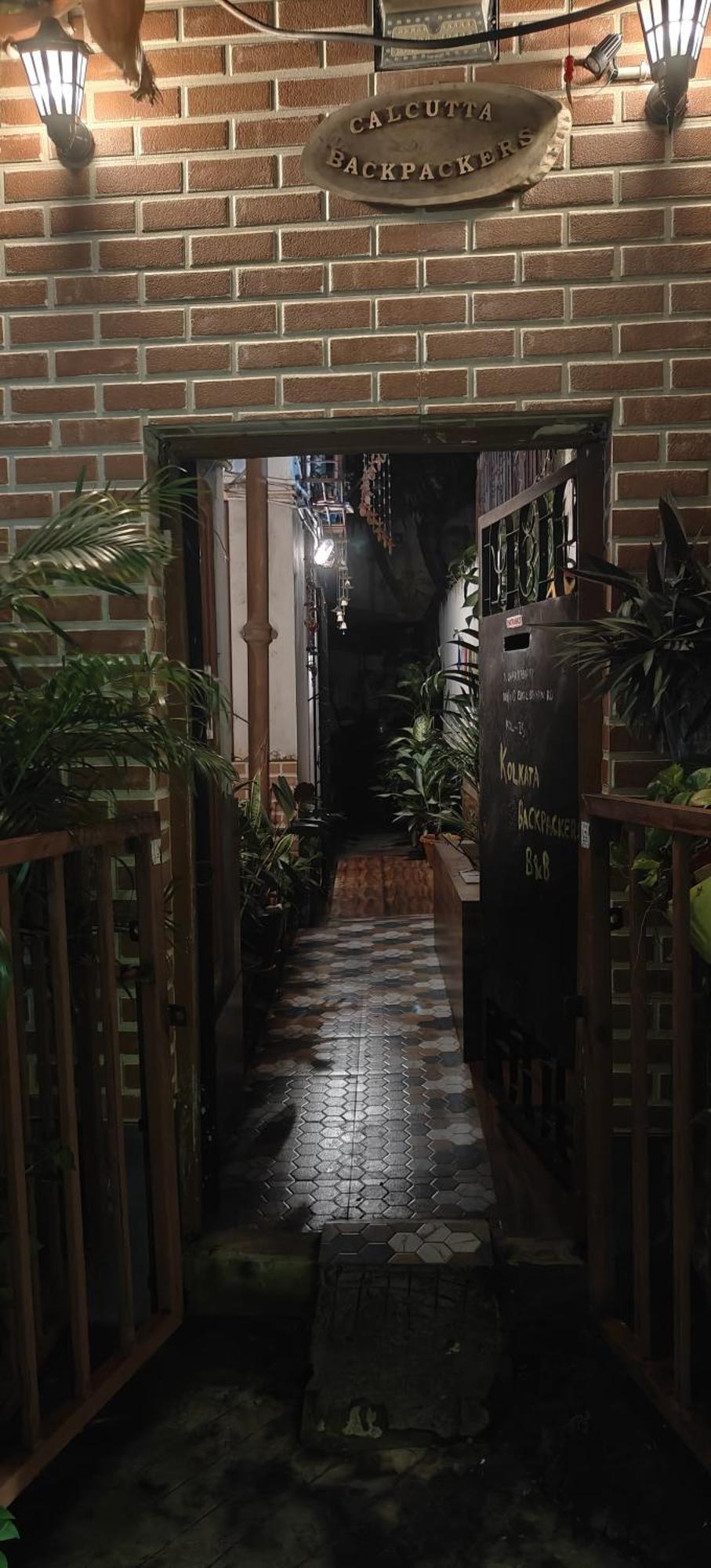 Calcutta Backpackers Homestay- For Travellers And Backpackers Exterior photo